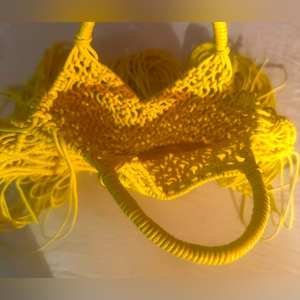 🚨SOLD!!!🚨BOHO Yellow Fringe Macramé Bag NWOT - Picture 4 of 6